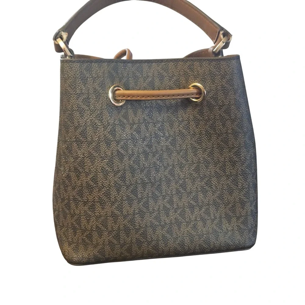 Michael Kors Suri Small Bucket Bag Brown MK Monogram Logo Crossbody‎ Handbag - Picture 7 of 9
